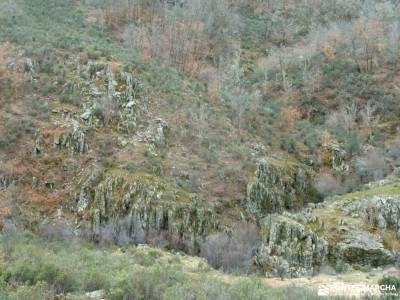 Cascadas Aljibe-Arquitectura Negra; viajes naturaleza agencias viajes madrid senderismo con niños m